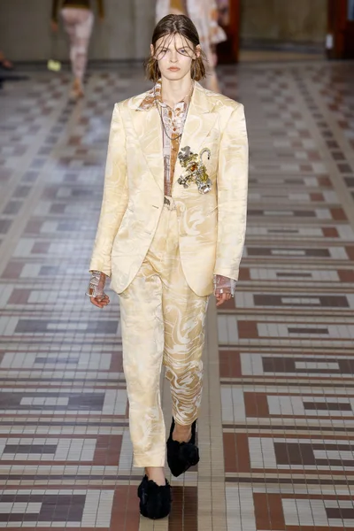 Look 31
